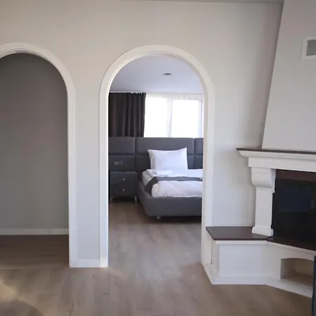 Ardos Park 4*